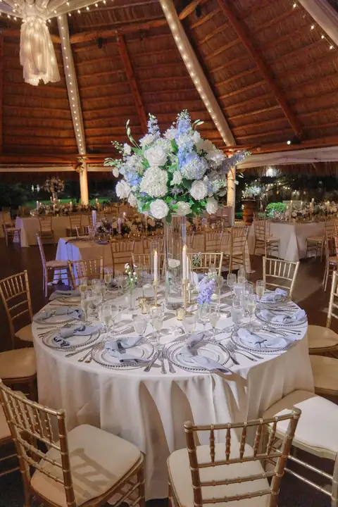 Round reception table setting