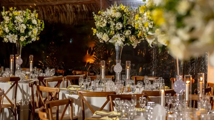 Elegant reception table details