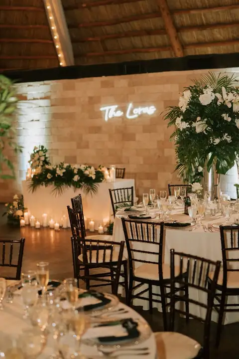 Sweetheart table and reception dinner setup